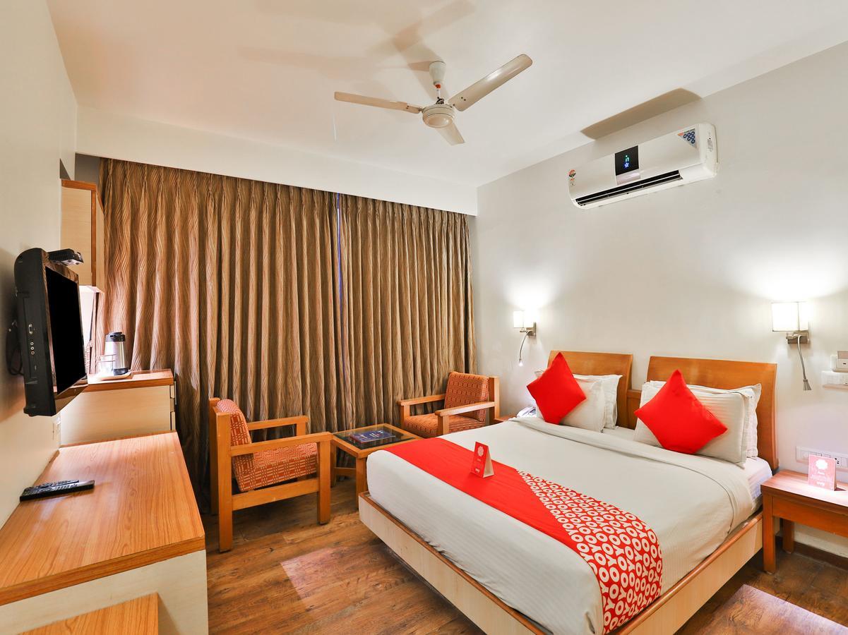 Oyo 1123 Hotel Rock Regency Ahmedabad Exterior photo